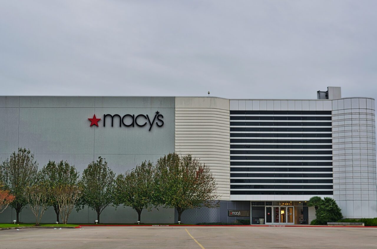 Macy’s Creates Mini-DCs in 35 Stores to Optimize Online Fulfillment