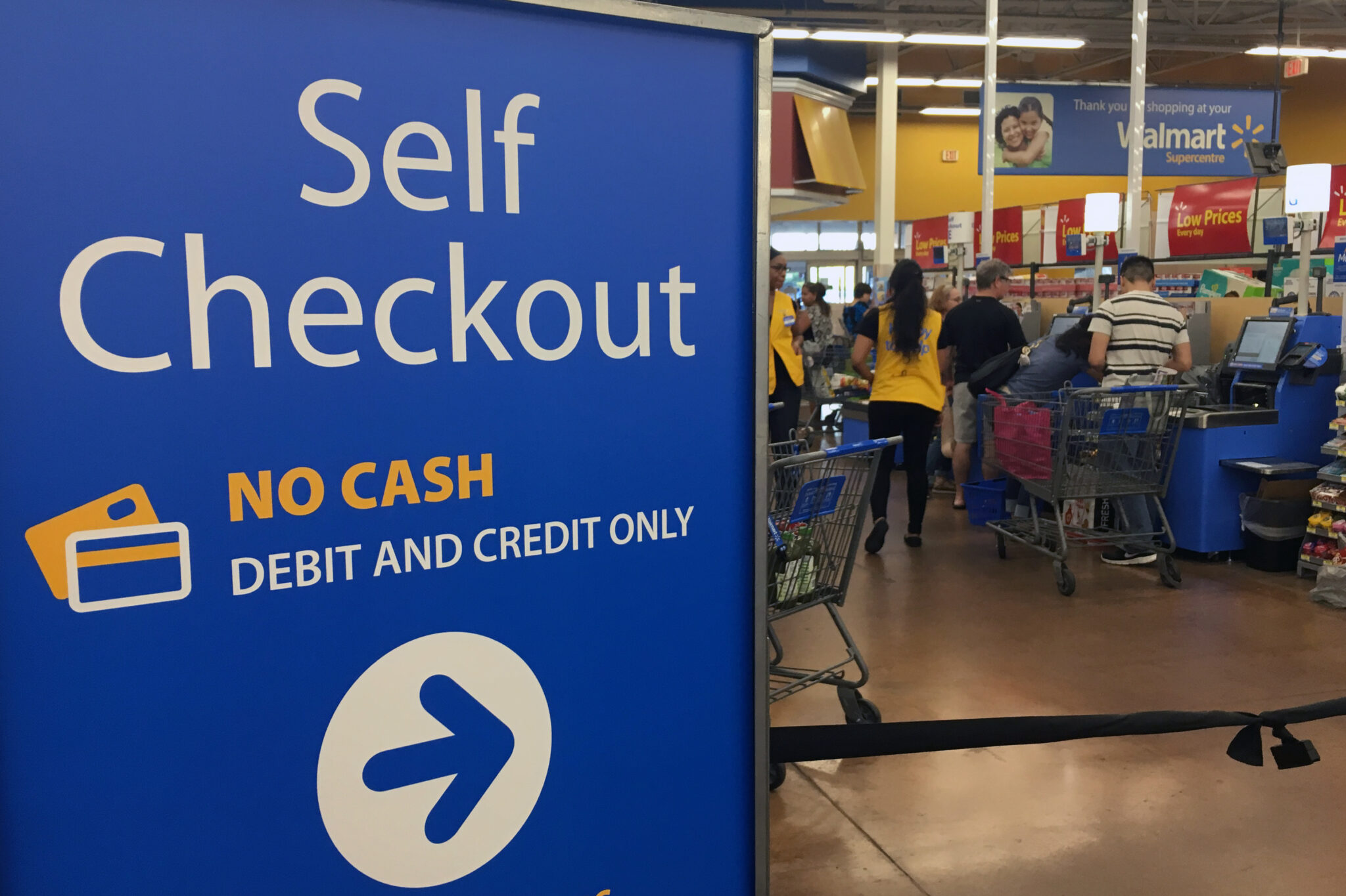Walmart staffers have claimed the behavior of some shoppers makes alleged shoplifters easy to spot