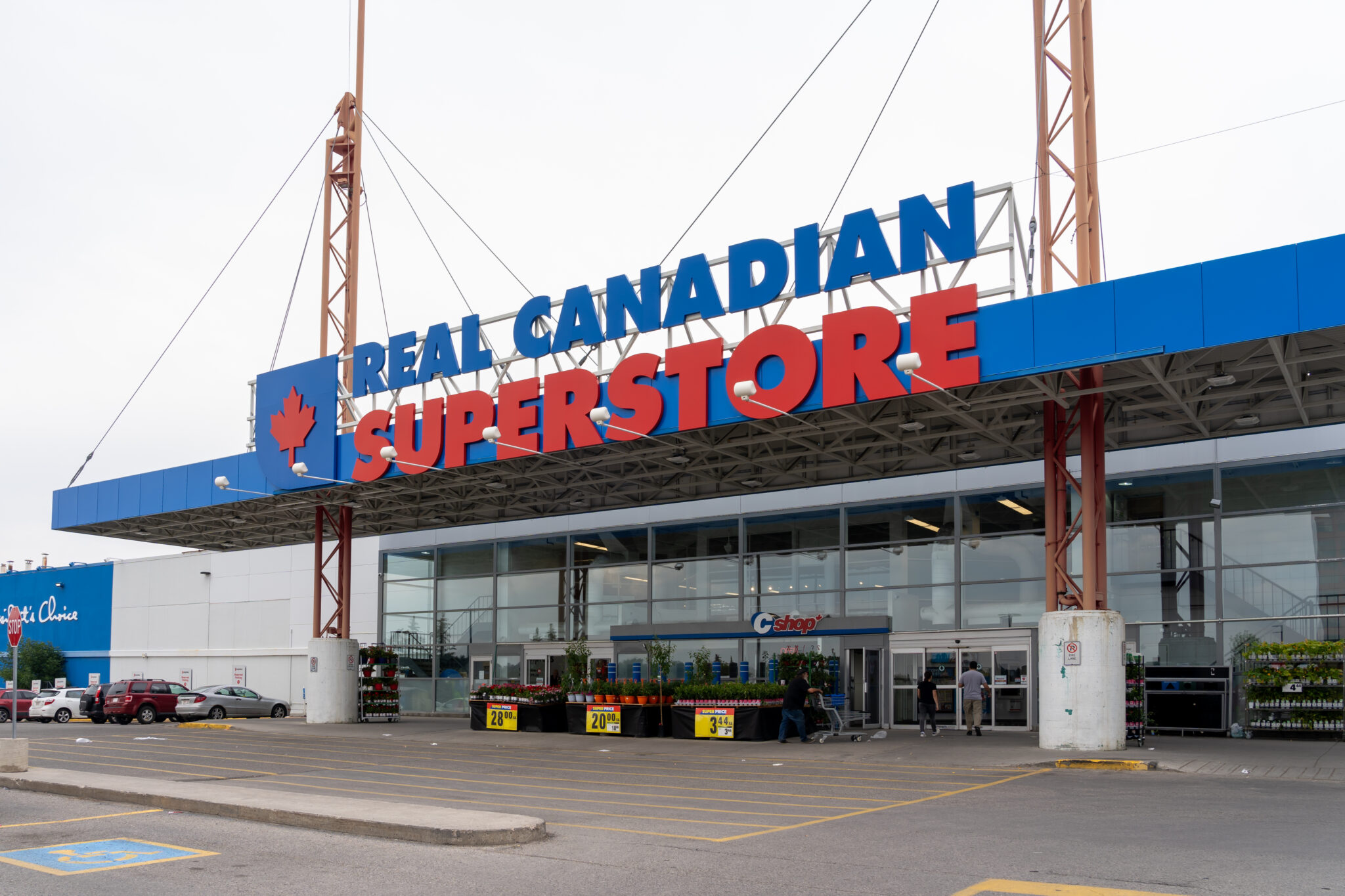 Superstores in Canada use carts that lock at exits