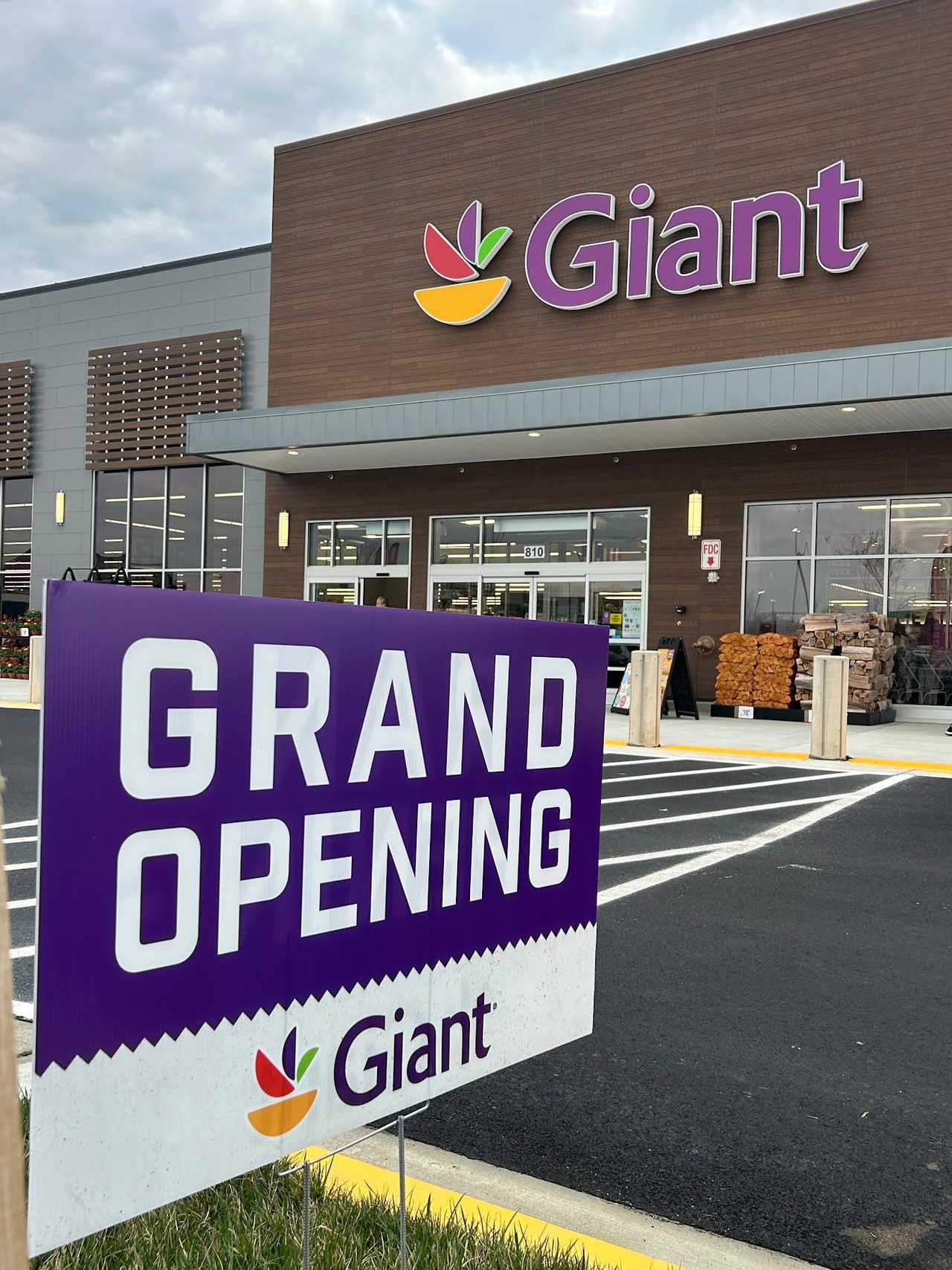 Giant Food Opens New Bowie Store With Ledo Pizza, Sushi, Starbucks — And A Whole Lot More