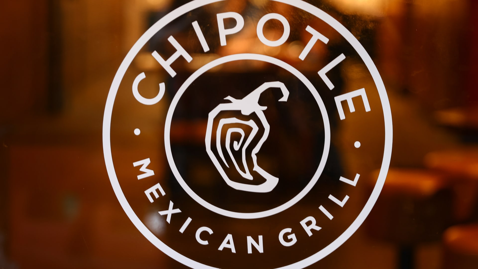 Chipotle to expand to Mexico amid Trump trade war with U.S. neighbor