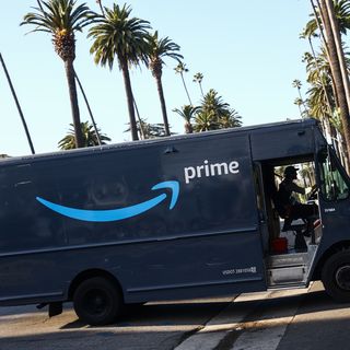 White House calls Amazon tariff price display "hostile and political"