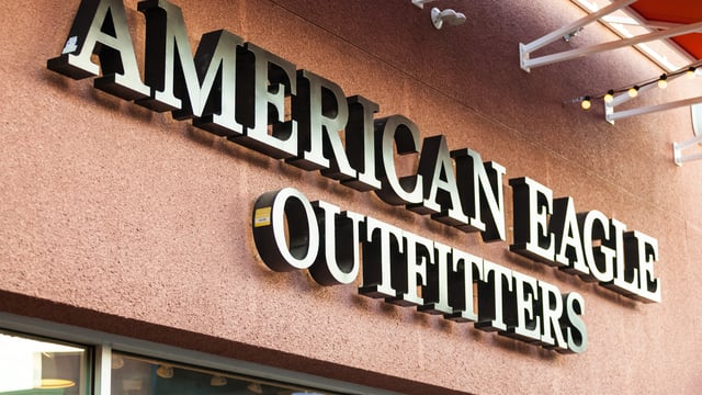 American Eagle Outfitters, Synchrony renew partnership