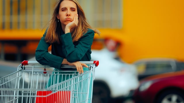 Consumers worried about recession, tariffs; expect to change shopping behavior