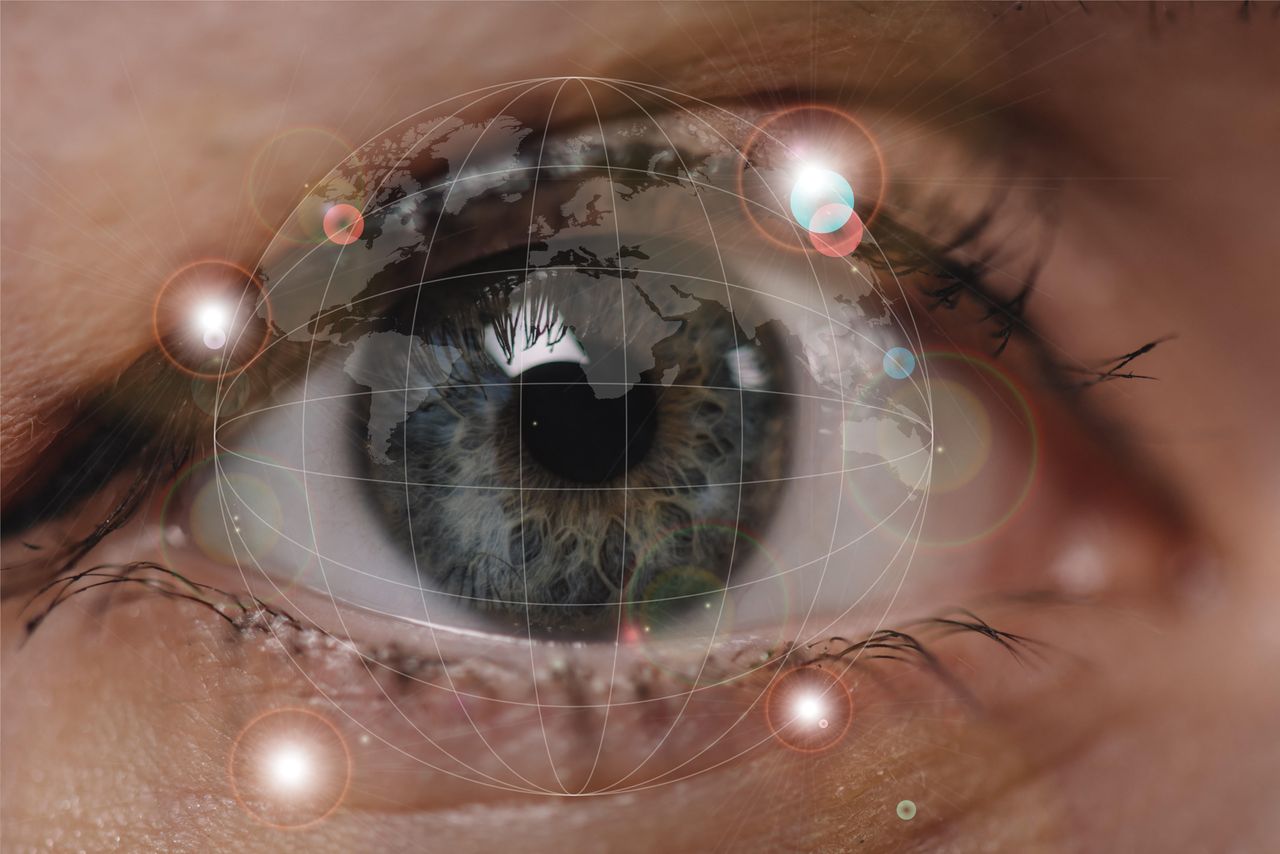 cyber_eye_Lightfield_Studios_Inc_Alamy.jpg
