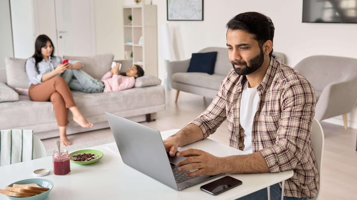 remotework-family-insta_photos-Alamy_REVISED_FOR_16_BY_9.jpg